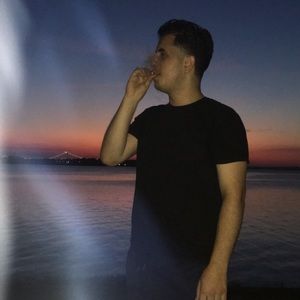 Meet your Posher, Avi